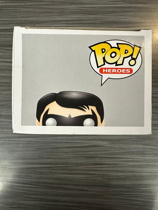 Funko POP! Heroes: DC Comics - Nightwing (Fugitive Toys)(Damaged Box) #40