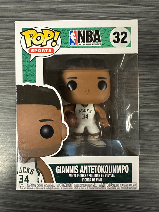 Funko POP! Sports: NBA - Giannis Antetokounmpo (Damaged Box) #32