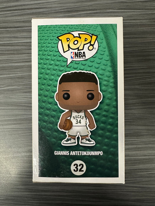 Funko POP! Sports: NBA - Giannis Antetokounmpo (Damaged Box) #32