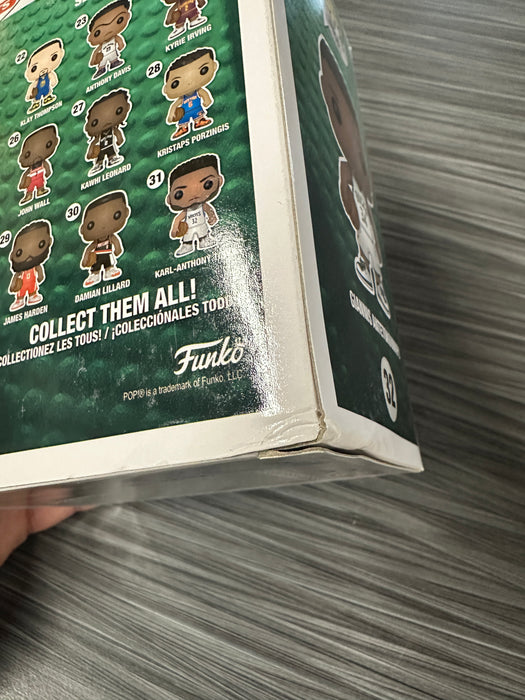 Funko POP! Sports: NBA - Giannis Antetokounmpo (Damaged Box) #32