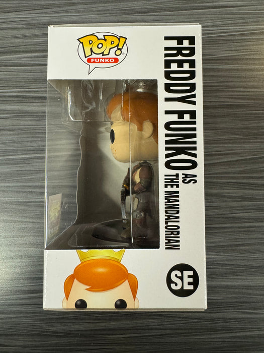 Funko POP! Freddy Funko As The Mandalorian (2022 Blacklight Battle)(4000 PCS)(Damaged Box) #SE