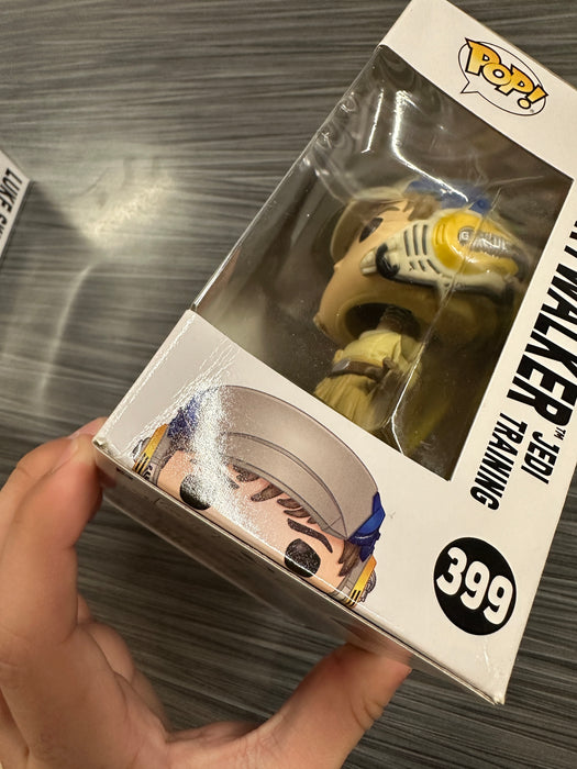 Funko POP! Star Wars: Luke Skywalker[Jedi Training](2020 Fall Convention)(Damaged Box) [D] #399