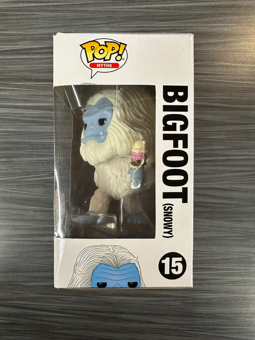 Funko POP Myths Bigfoot Snowy Canadian Convention Flocked Damaged Box A 15